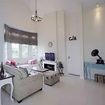 The Penthouse By Cottonwood